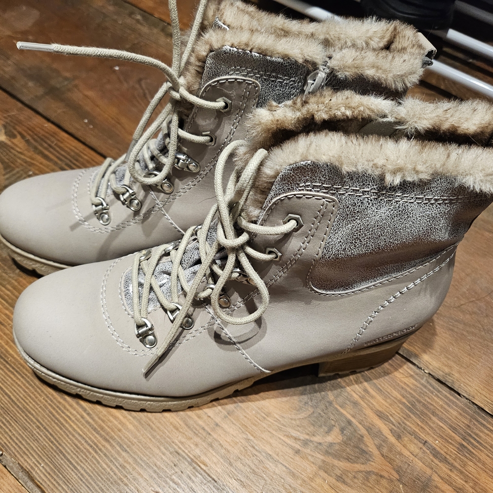 Cougar Taupe and Metallic Winter Boots